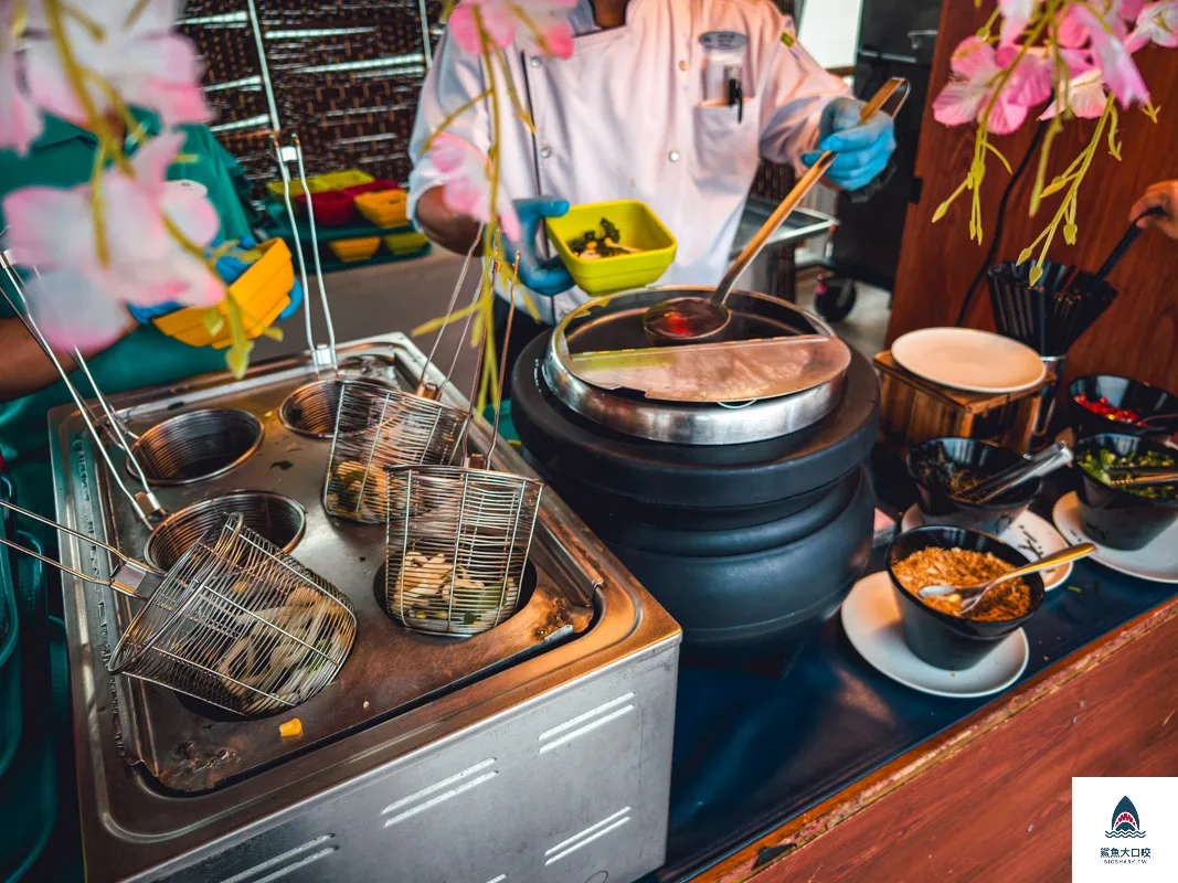 麗星郵輪探索星號麗都餐廳BBQ,麗星郵輪探索星號麗都餐廳BBQ介紹 @鯊魚大口咬