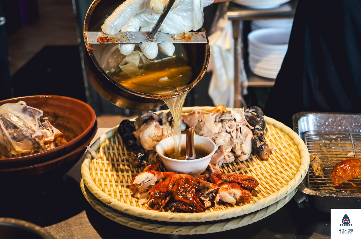 蔡大頭甕烤雞,蔡大頭甕烤雞菜單 @鯊魚大口咬 蔡大頭甕烤雞,蔡大頭甕烤雞菜單 @鯊魚大口咬