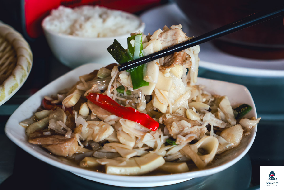 蔡大頭甕烤雞,蔡大頭甕烤雞菜單 @鯊魚大口咬 蔡大頭甕烤雞,蔡大頭甕烤雞菜單 @鯊魚大口咬