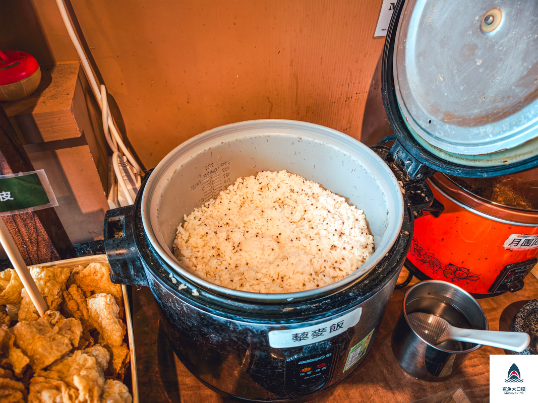 月團圓雞湯火鍋台中店,月團圓雞湯火鍋美術園道店,台中月團圓雞湯火鍋,月團圓雞湯火鍋菜單,月團圓雞湯火鍋台中店菜單,台中月團圓雞湯火鍋菜單 @鯊魚大口咬