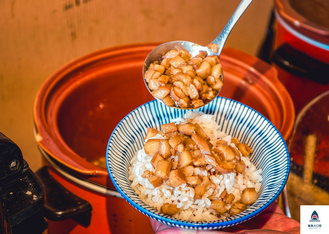月團圓雞湯火鍋台中店,月團圓雞湯火鍋美術園道店,台中月團圓雞湯火鍋,月團圓雞湯火鍋菜單,月團圓雞湯火鍋台中店菜單,台中月團圓雞湯火鍋菜單 @鯊魚大口咬