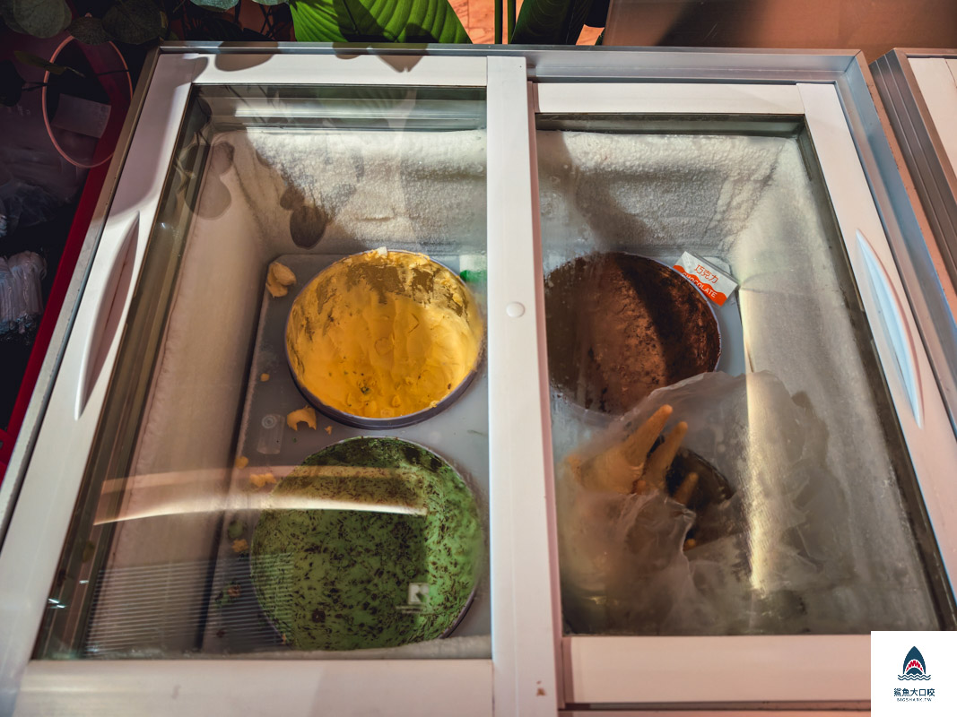 月團圓雞湯火鍋台中店,月團圓雞湯火鍋美術園道店,台中月團圓雞湯火鍋,月團圓雞湯火鍋菜單,月團圓雞湯火鍋台中店菜單,台中月團圓雞湯火鍋菜單 @鯊魚大口咬