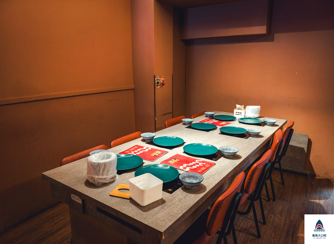 月團圓雞湯火鍋台中店,月團圓雞湯火鍋美術園道店,台中月團圓雞湯火鍋,月團圓雞湯火鍋菜單,月團圓雞湯火鍋台中店菜單,台中月團圓雞湯火鍋菜單 @鯊魚大口咬