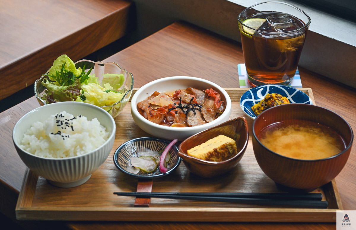 台中南屯美食推薦,台中定食推薦,台中青林檎,台中早午餐 @鯊魚大口咬